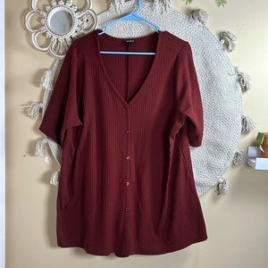 Maroon torrid shirt with buttons